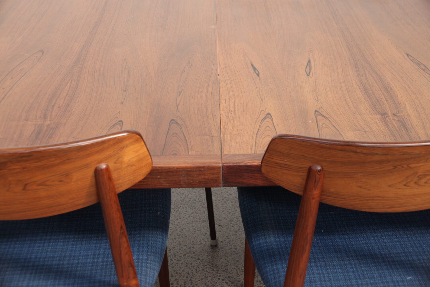Extra Large Extendable Table