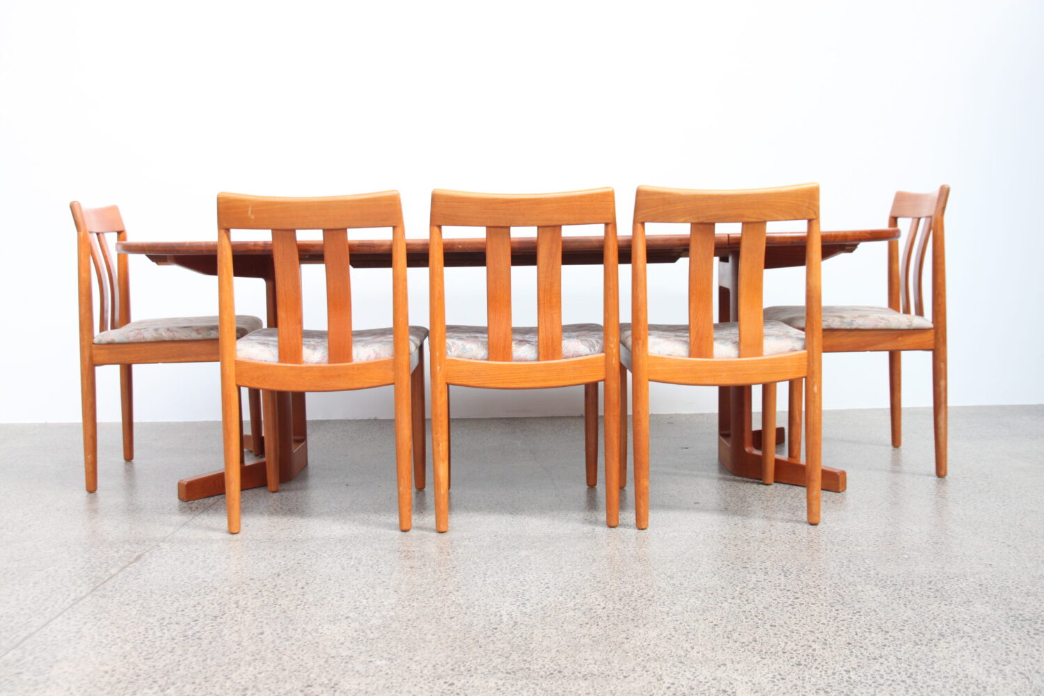 7 Piece Dining Suite with Pedestal Table